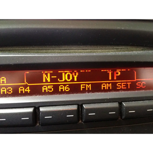 Car-Radio-Anzeige zeigt N-JOY und TP im BMW Z4 E85 Pixelfehler Radio