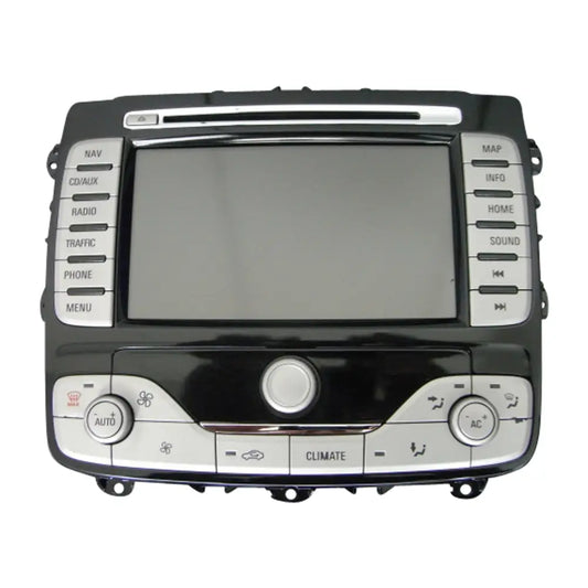 Ford Focus Travel Pilot mit Klimasteuerung im Reparaturzustand