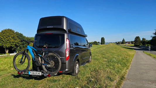 Vom Steuergerät zur Steckdose – warum wir ein E-Bike-Ladegerät fürs Auto entwickelt