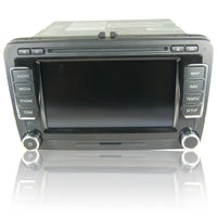 Schwarzes Auto-Infotainmentsystem im VW Sharan 2 RNS 510 Navi Reparatur Display weiß
