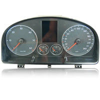 Instrumentencluster VW Tiguan mit Speedometer, Drehzahlmesser und Pixelfehler FIS